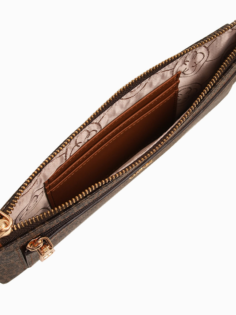 Chelzie Pouch