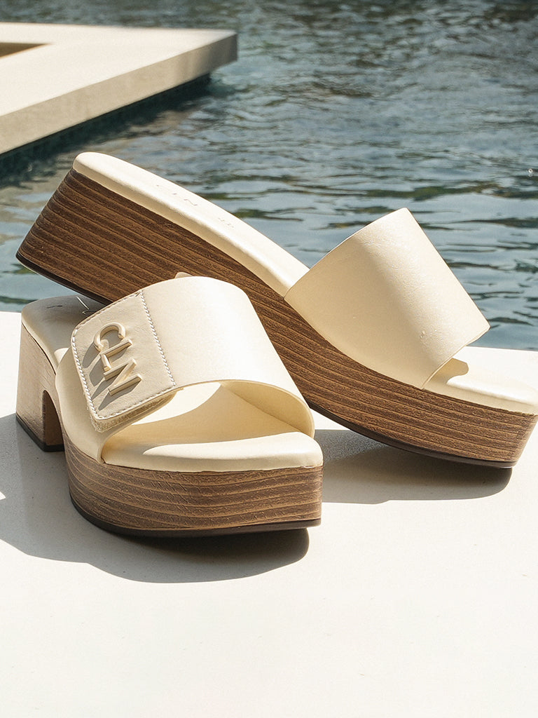 Bowden Heeled Slides