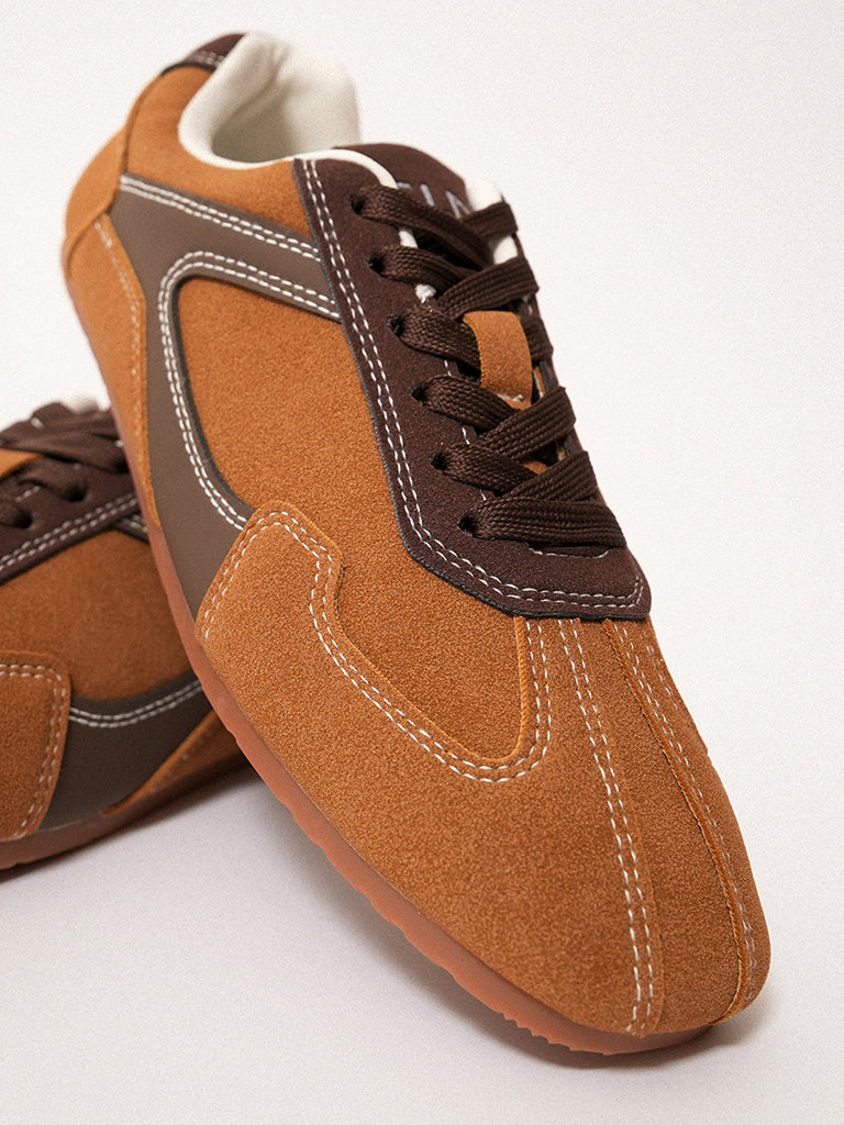 Britta Lace-up Sneakers