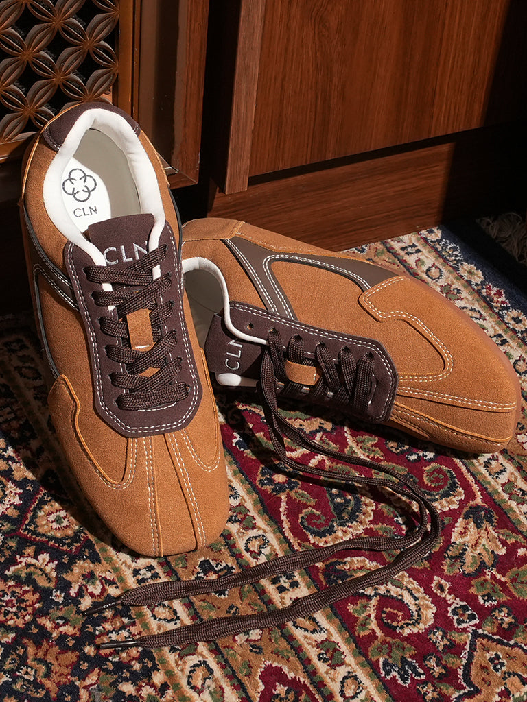 Britta Lace-up Sneakers