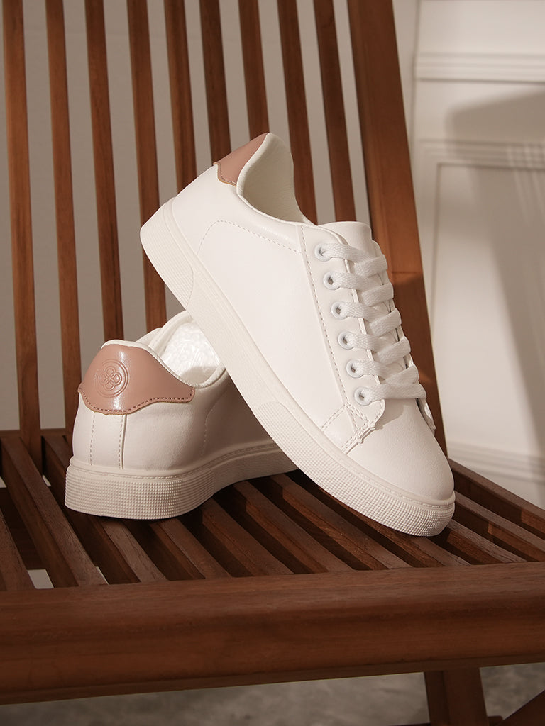 Bryce Lace up Sneakers