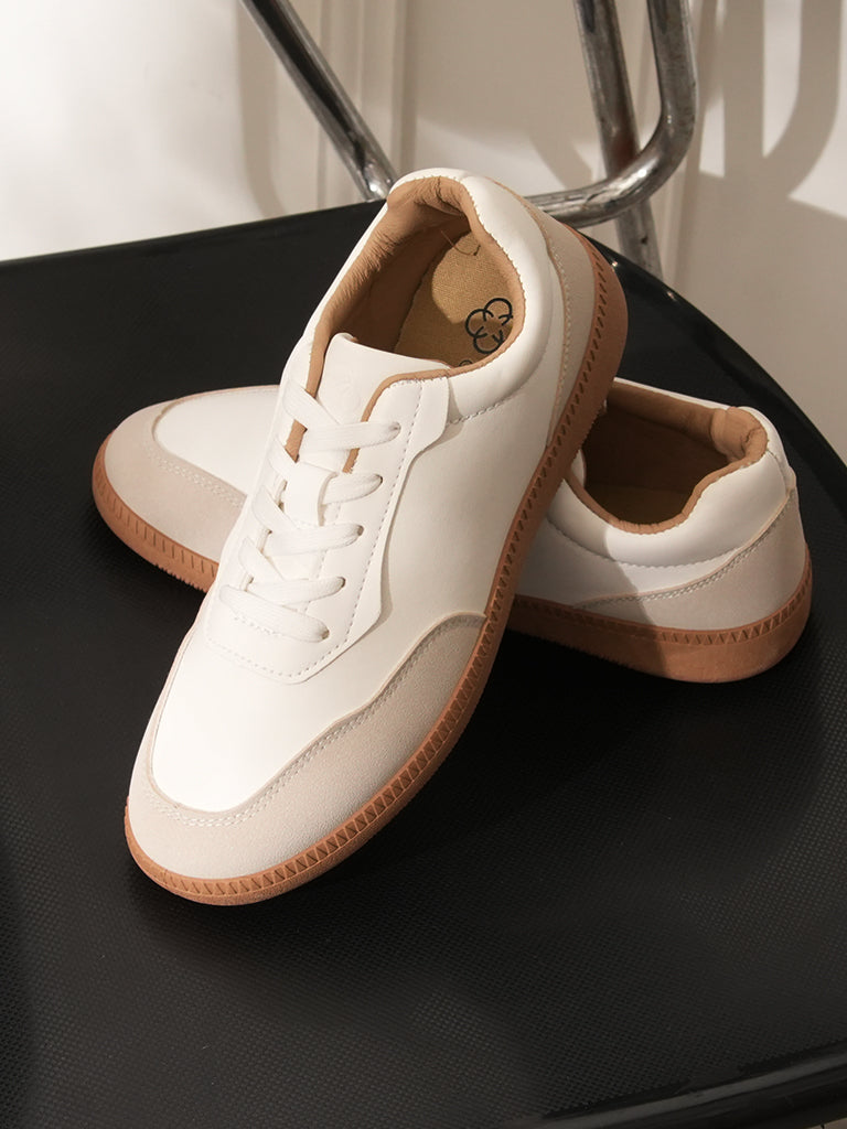 Carla Lace-up Sneakers