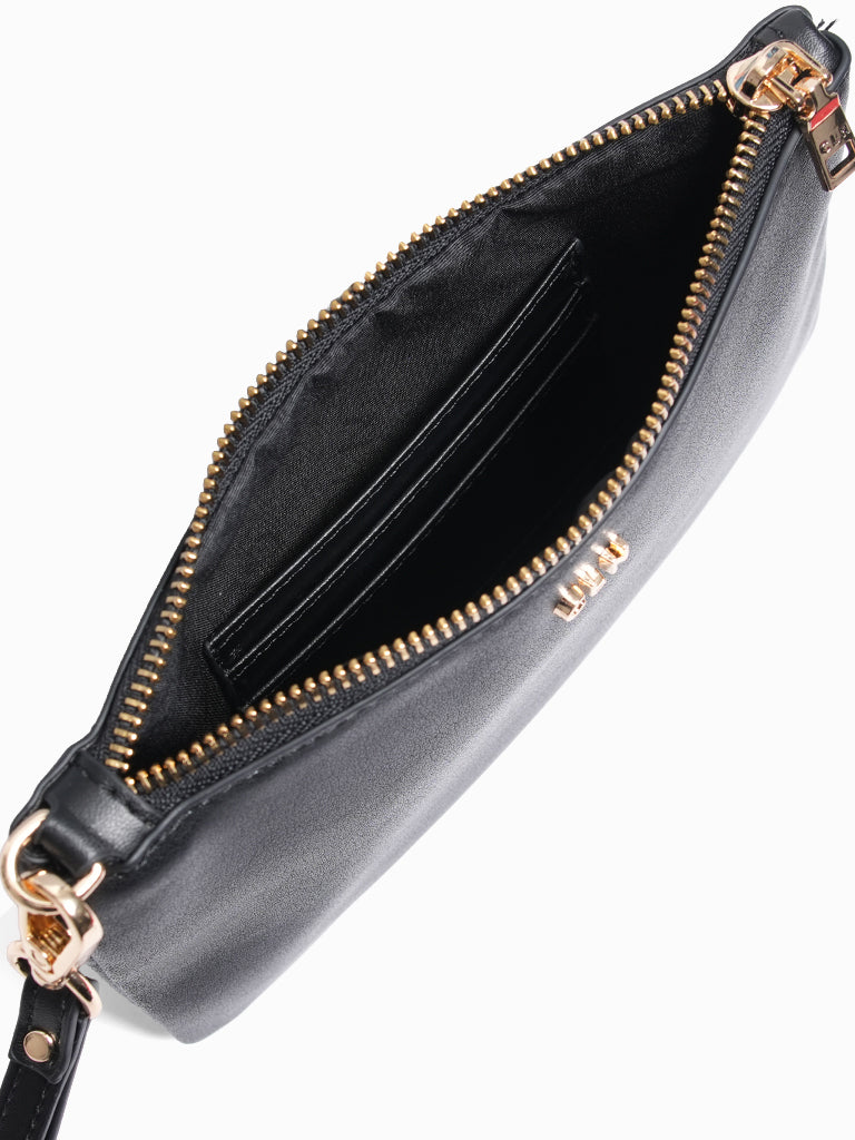 Chesney Pouch