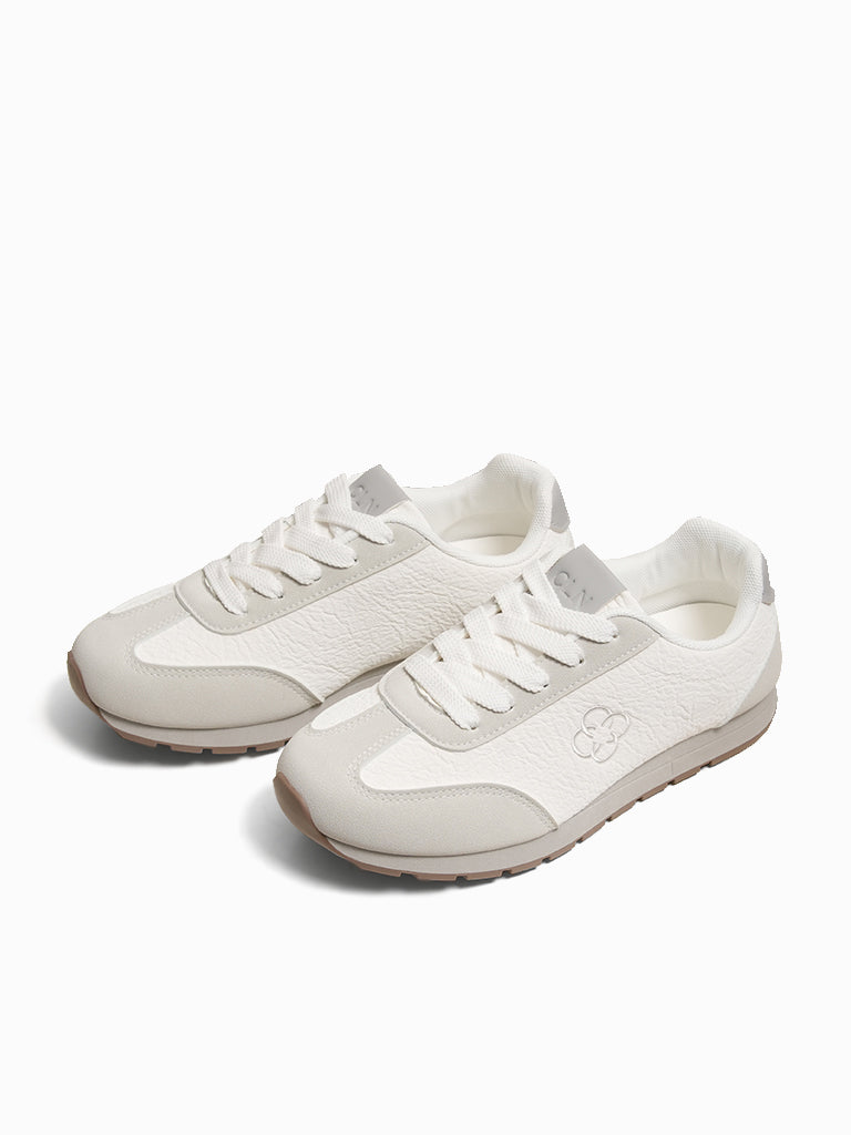 Daina Lace-up Sneakers