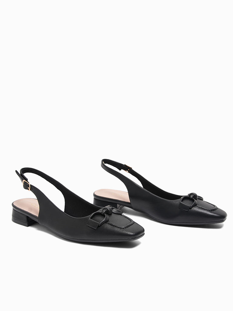 Daira Pumps