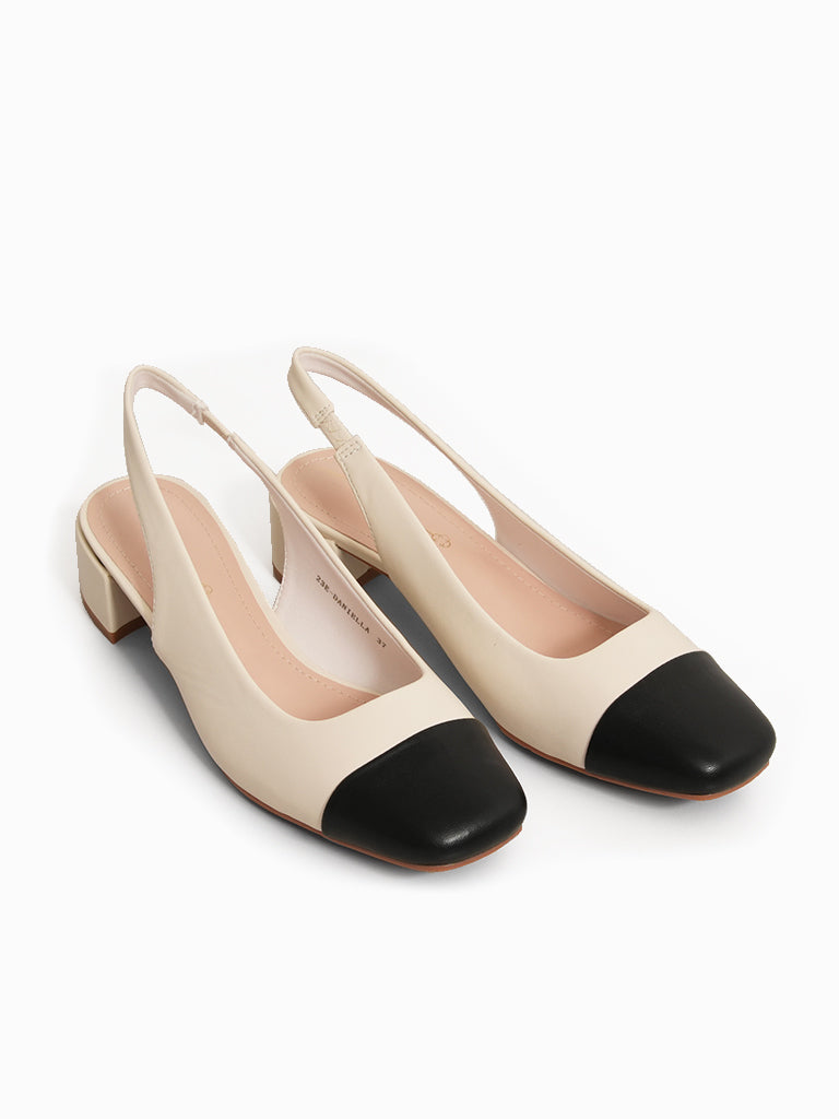 Daniella Pumps