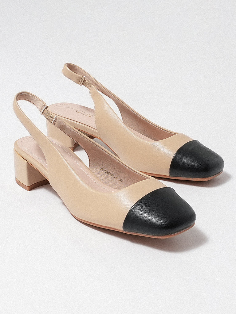Daniella Pumps