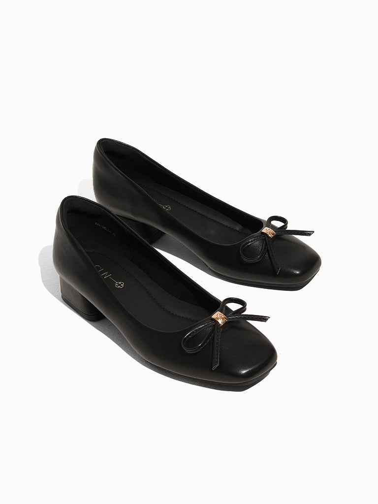 Delia Pumps