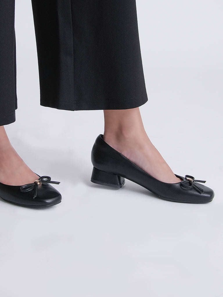 Delia Pumps