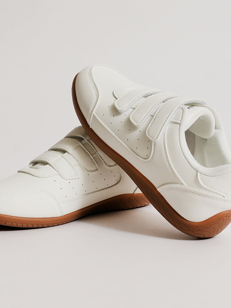 Issie Slip-on Sneakers