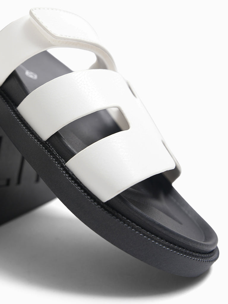 Lelia Slides