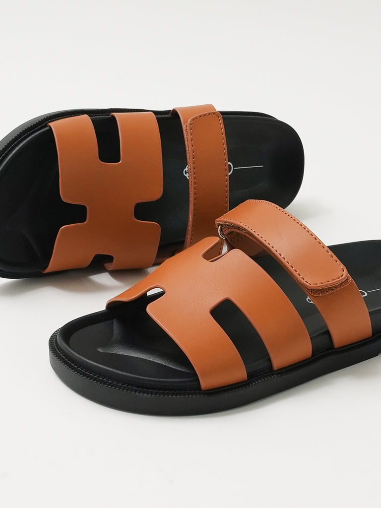 Lelia Slides