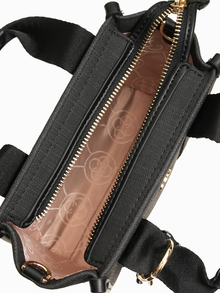 Lianas Handbag