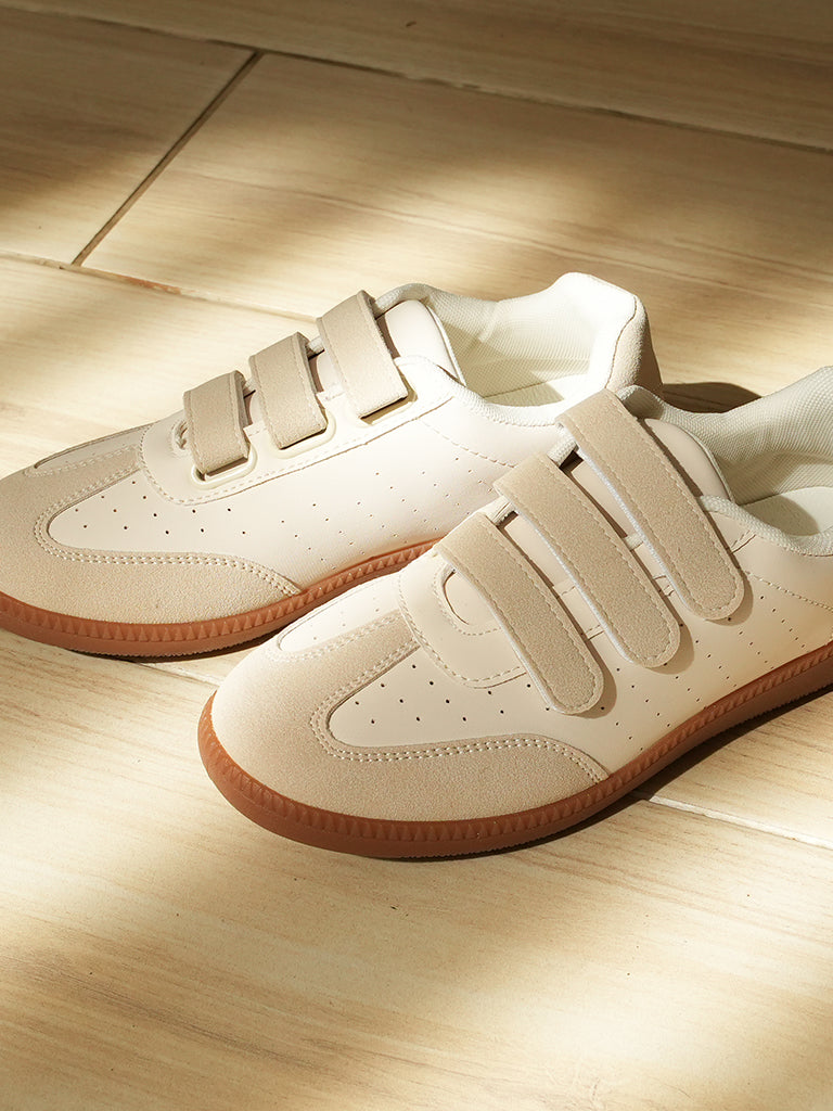 Neela Slip-on Sneakers