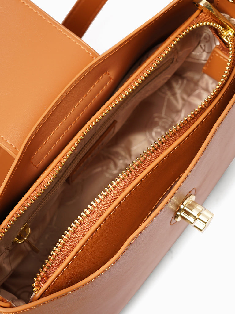 Avyanna Shoulder Bag
