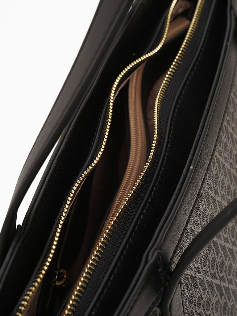 Vyanka Tote